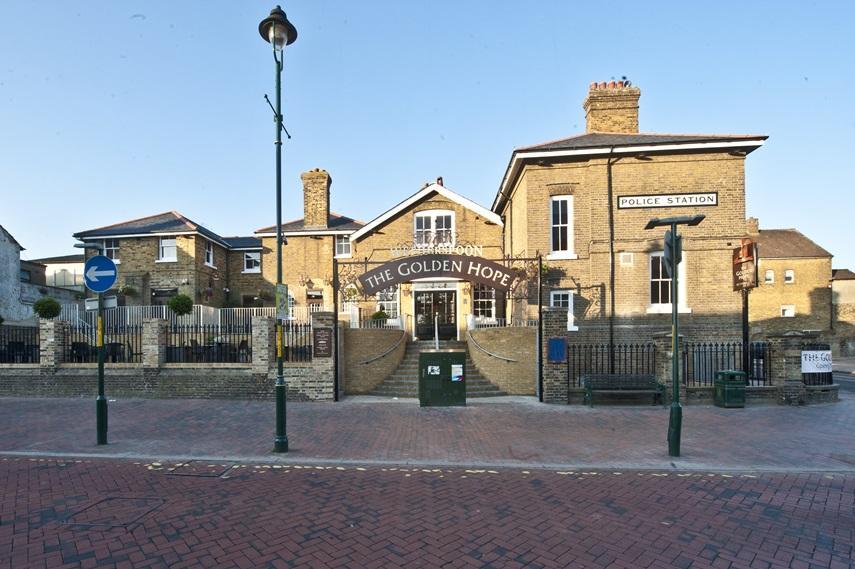 Hotel The Golden Hope Wetherspoon Sittingbourne Esterno foto